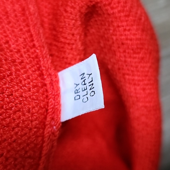 ST. JOHN SEPARATES KNIT SWEATER - Picture 7 of 8